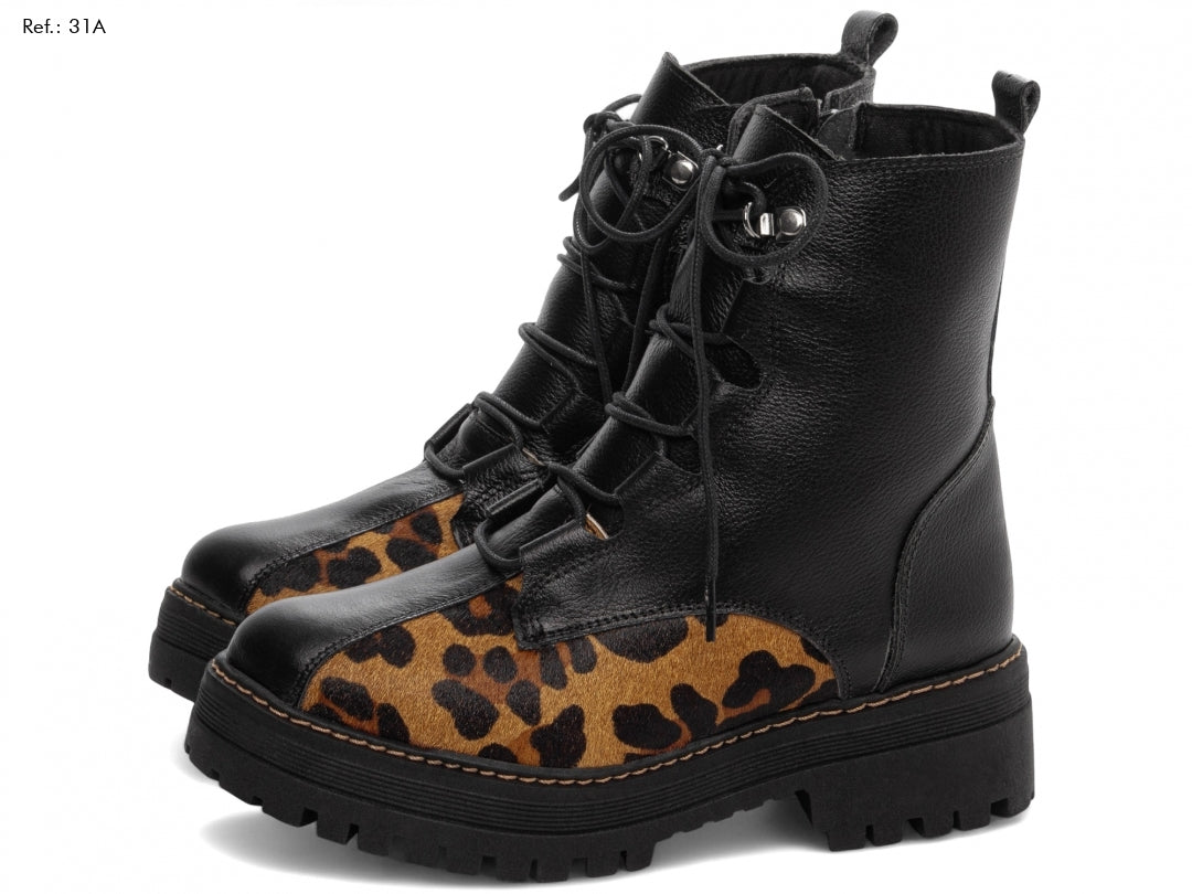 Bota Coturno Feminina em Couro – Sola Tratorada Antiderrapante