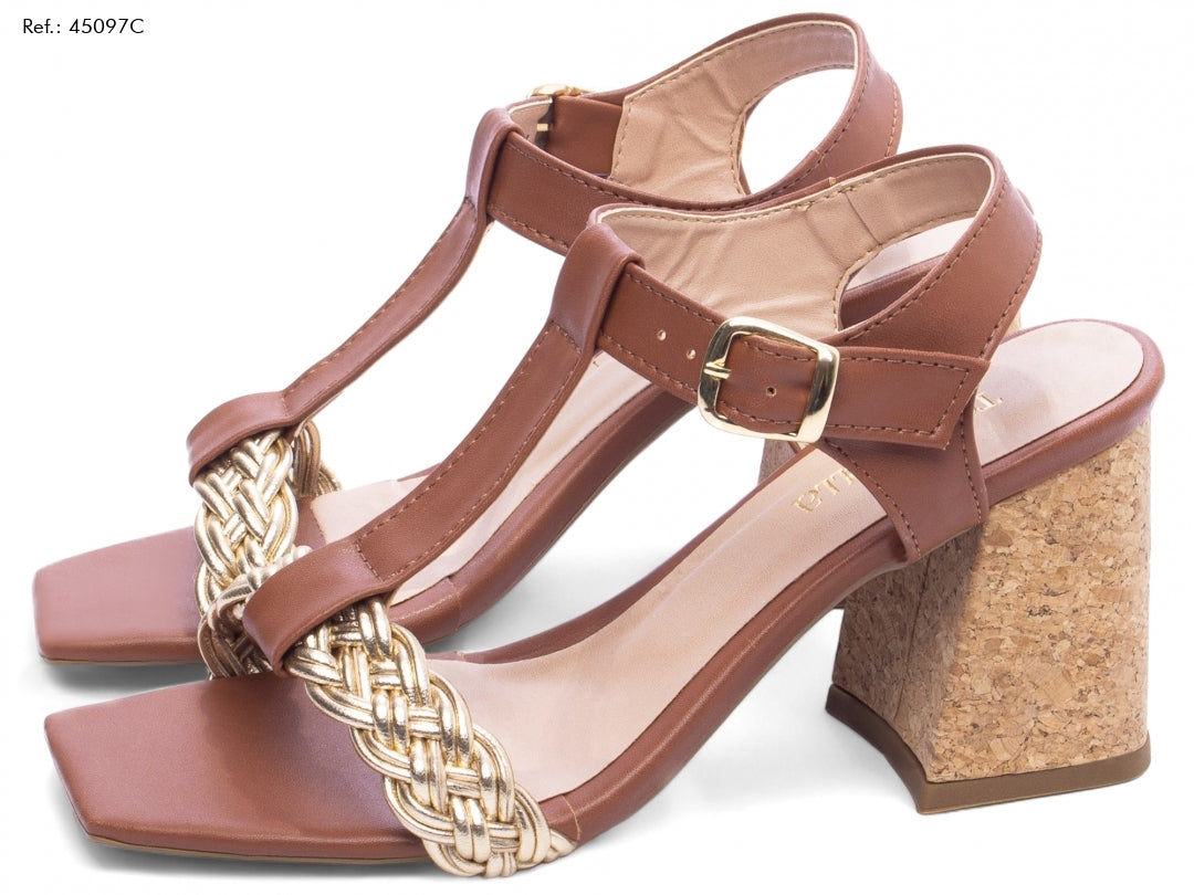 Sandália Feminina Caramelo com Detalhe Dourado – Trança Luxuosa