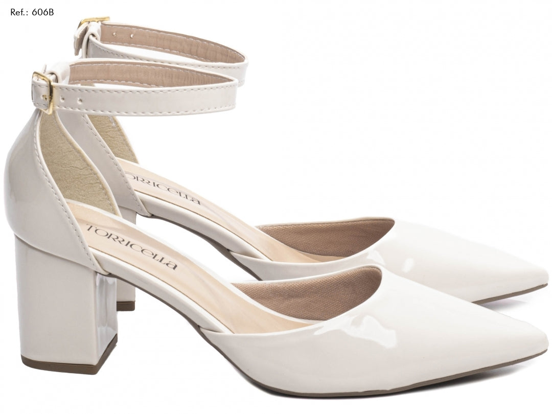 Scarpin Off White Feminino – Bico Fino e Salto Alto