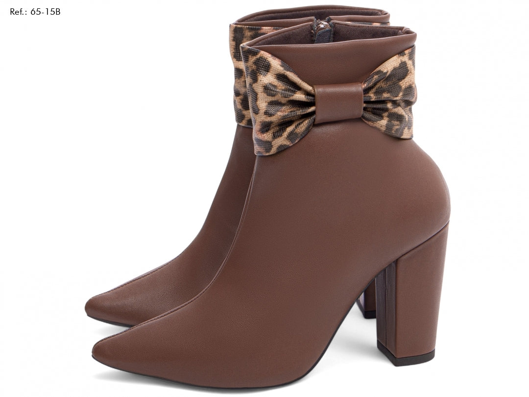 Bota Feminina Marrom de Bico Fino