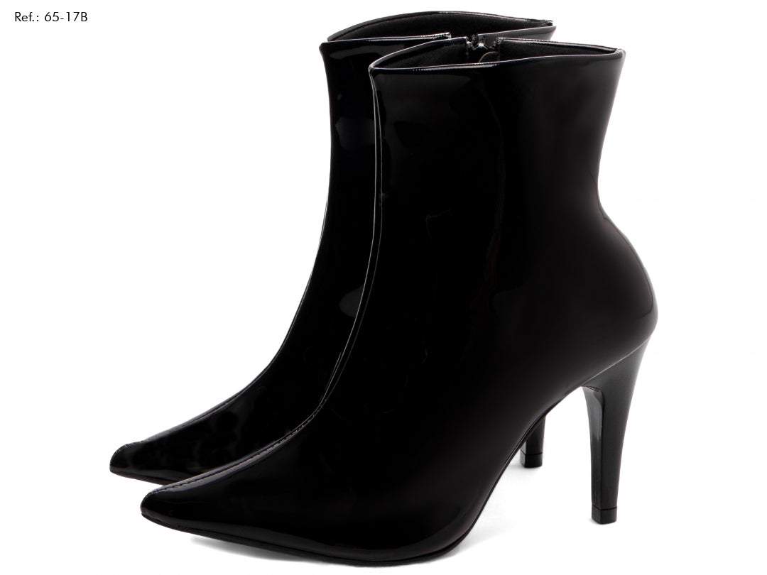 Bota Preta Cano Curto Feminina – Casual e Elegante