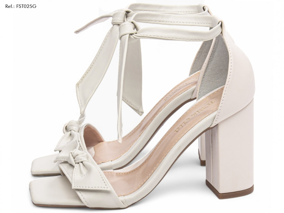 Sandália Off White Feminina – Clássica e Sofisticada